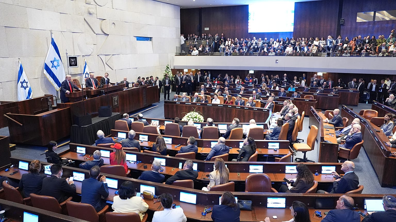 الرئيس دونالد ترامب يلقي كلمة أمام الكنيست، برلمان إسرائيل، يوم الاثنين 13 أكتوبر 2025، في القدس.