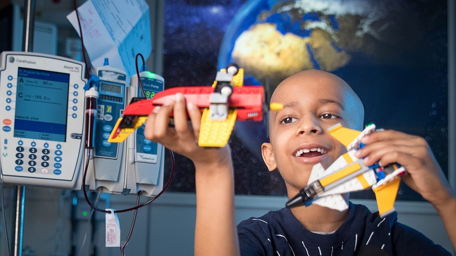 طفل مصاب بالسرطان