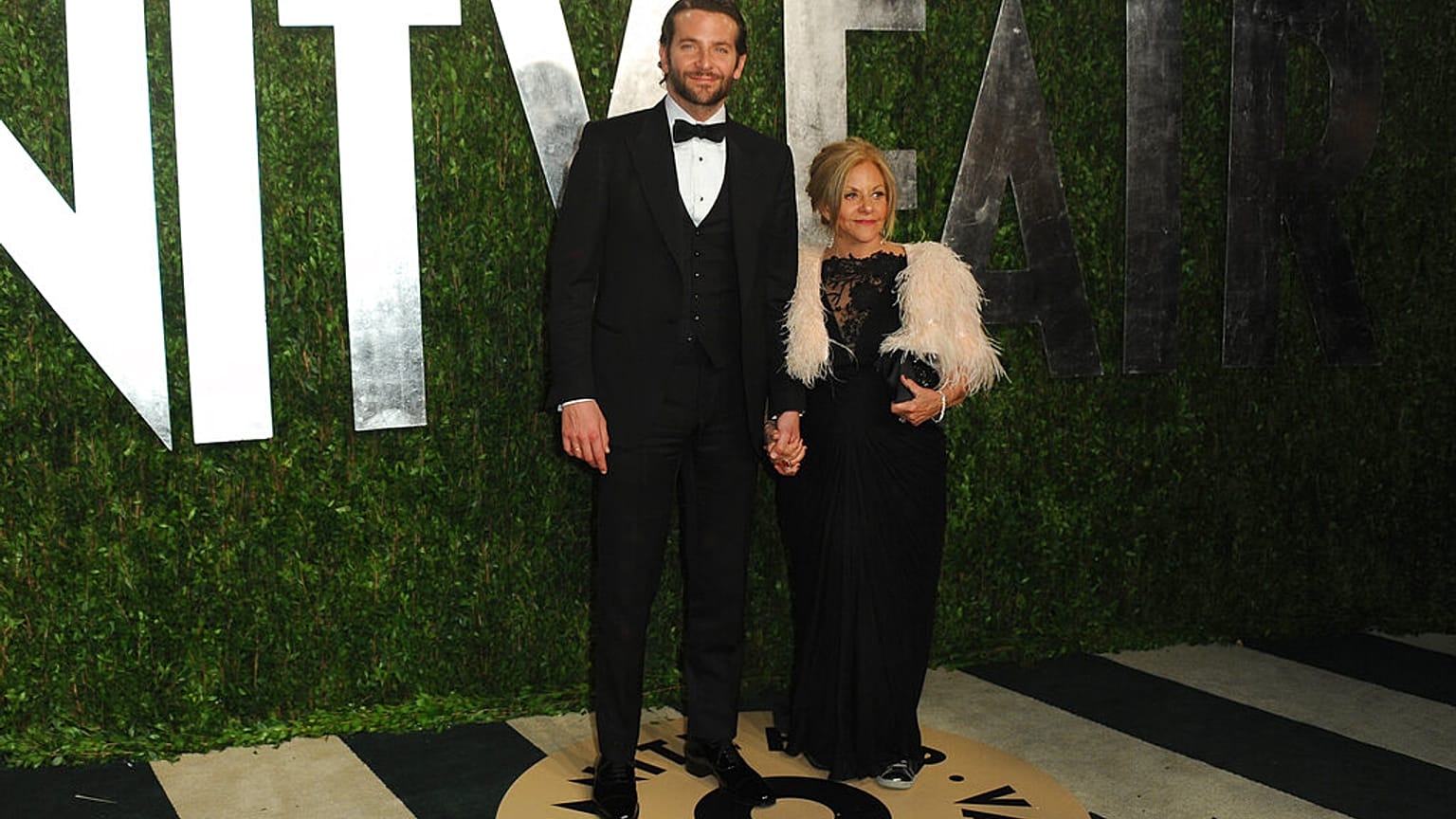 Bradley Cooper ve annesi Gloria Cooper.