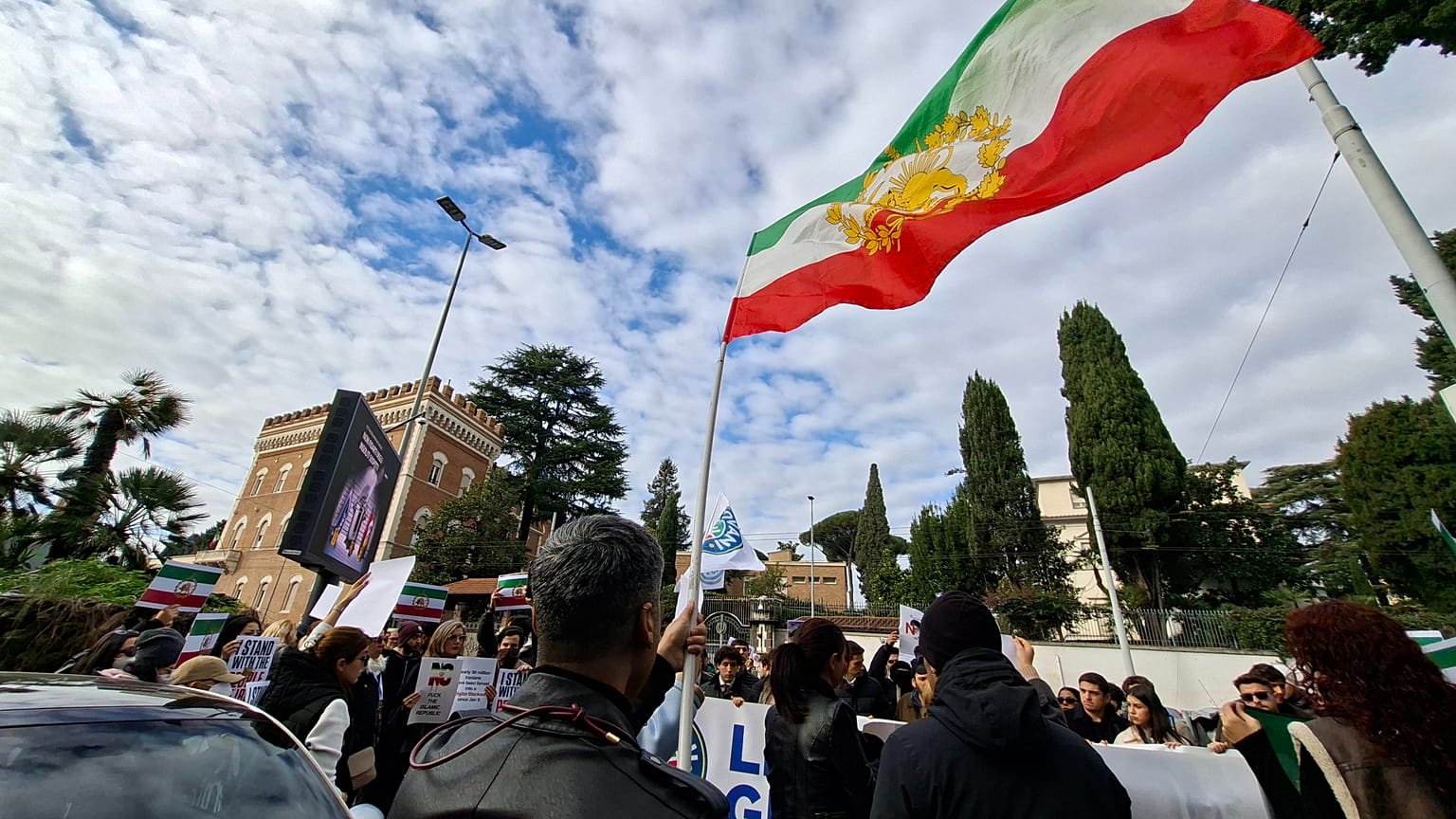 Manifestazione a Roma in solidarietà col popolo iraniano