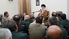 سخنرانی علی خامنه‌ای در جمعی از فرماندهان نیروهای مسلح در تهران، ایران، یکشنبه، ۱۳ آوریل ۲۰۲۵.