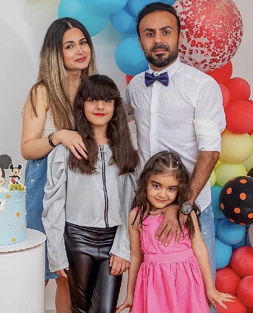 Mojtaba Tarshiz with his family