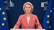 Il Presidente della Commissione europea Ursula von der Leyen rilascia una dichiarazione ai media presso la sede dell'UE a Bruxelles, in Belgio, giovedì 28 agosto 2025. (Foto AP)