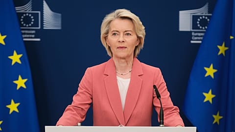 Ursula von der Leyen, az Európai Bizottság elnöke sajtónyilatkozatot tesz az EU székhelyén Brüsszelben, Belgiumban 2025. augusztus 28-án, csütörtökön. (AP Photo)