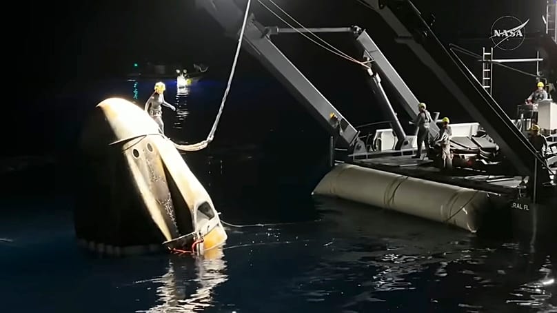 NASA’s SpaceX Crew-11 capsule is lifted onto the recovery ship after a midnight splashdown near San Diego, 15 January 2026.