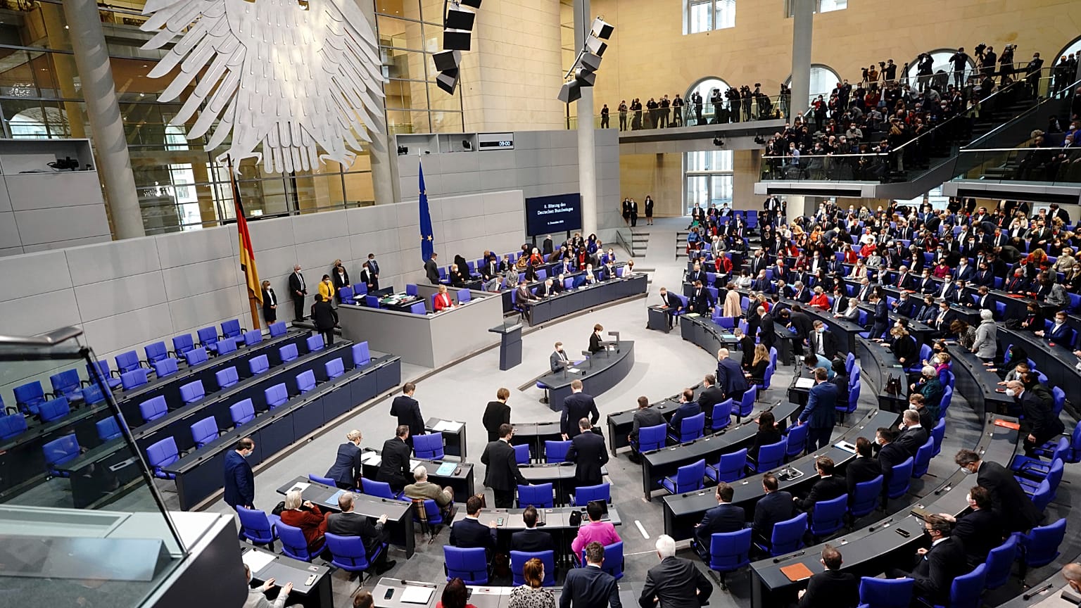 Der Bundestag hat über die Bürgergeldreform debattiert. Die Opposition kritisiert insbesondere die härteren Sanktionen.