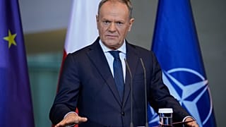 Polski premier Donald Tusk uczestniczy w wspólnej konferencji prasowej z kanclerzem Niemiec Friedrichem Merzem podczas niemiecko-polskich konsultacji rządowych.