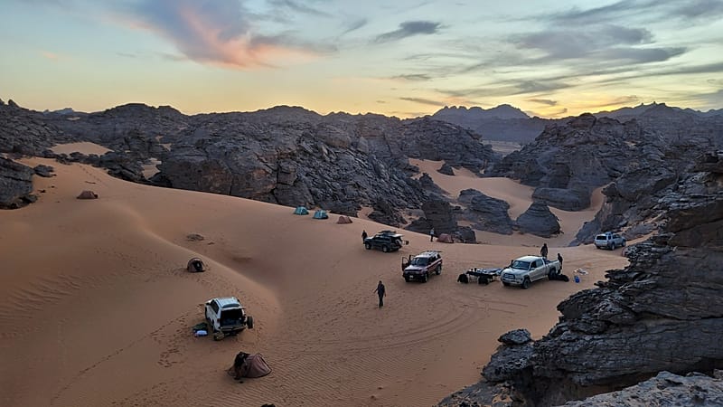 مرافقة أمنية وفنادق محدودة: كيف تبدو تجربة السفر في ليبيا اليوم؟ 