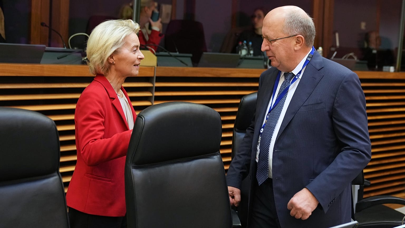 European Commission President Ursula von der Leyen and European Commissioner for Defence and Space Andrius Kubilius at EU headquarters in Brussels, Belgium, 4 Nov 2025.