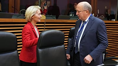 Ursula von der Leyen, présidente de la Commission européenne, et Andrius Kubilius, commissaire européen à la défense et à l'espace, au siège de l'UE à Bruxelles (Belgique), le 4 novembre 2025.
