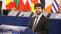 MEP Brando Benifei im Europäischen Parlament im November 2025