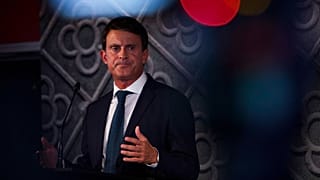 مانويل فالس، رئيس الوزراء الفرنسي السابق، خلال كلمة ألقاها في برشلونة للإعلان عن ترشحه لمنصب عمدة المدينة، في 25 سبتمبر 2018.