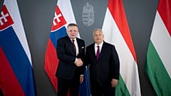 Ο πρωθυπουργός της Σλοβακίας Robert Fico και ο πρωθυπουργός της Ουγγαρίας Viktor Orbán