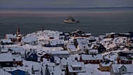 El buque militar HDMS Knud Rasmussen de la Armada Real Danesa patrulla cerca de Nuuk, Groenlandia, el jueves 15 de enero de 2026. 