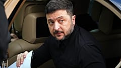 وصل الرئيس الأوكراني فولوديمير زيلينسكي إلى القصر الرئاسي في نيقوسيا، قبرص، يوم الأربعاء 7 يناير 2026. (صورة من وكالة أسوشيتد برس/بيتروس كارادجياس، من مجموعة صور)