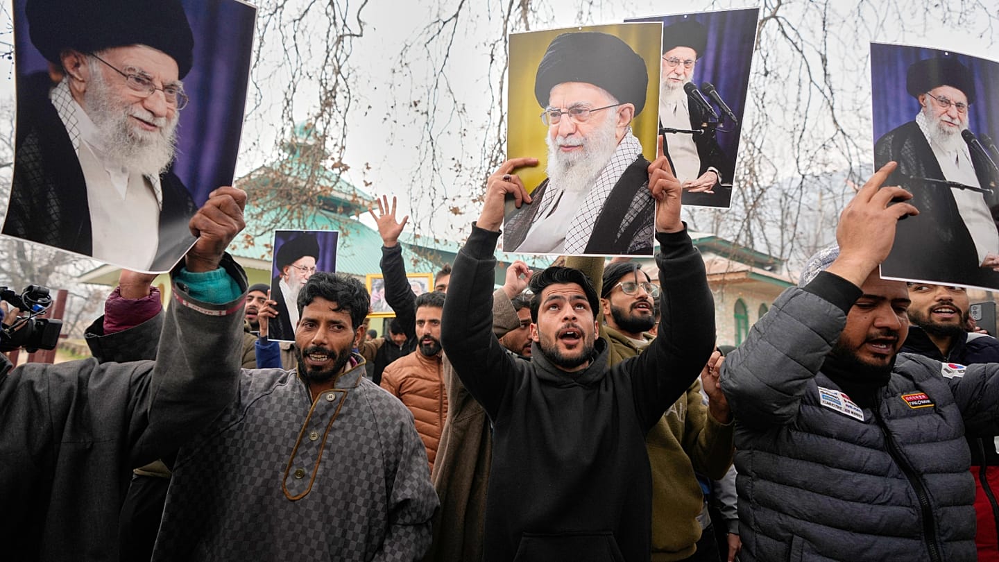 Hámenei közvetlenül Trumpot teszi felelőssé az Iránban megölt több mint 3400 tüntető haláláért Kép