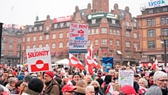 Menschen versammeln sich in Kopenhagen, Dänemark, zu einer Demonstration für Grönländerinnen und Grönländer, am Samstag, 17. Januar 2026.