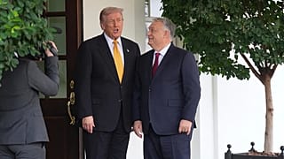 Orbán Viktor és Donald Trump második Fehér Házban történt találkozójuk első perceiben.