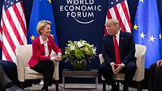 Przewodnicząca Komisji von der Leyen przemawia do prezydenta USA na forum w Davos 