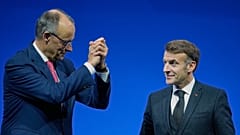 Kommissionspräsidentin von der Leyen spricht auf dem Davoser Forum mit dem US-Präsidenten 