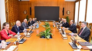 Διευρυμένες συνομιλίες μεταξύ αντιπροσωπειών Ελλάδας - Αιγύπτου στο Κάιρο