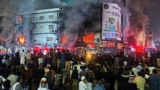 Пожар в торговом центре в Карачи, 18 января 2026 года.