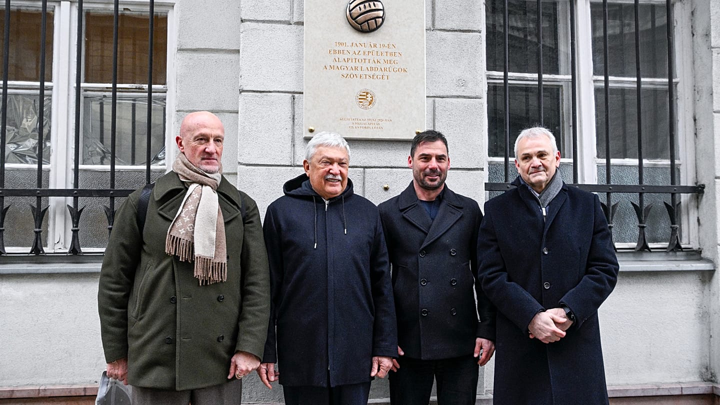 Emléktáblát avattak a Magyar Labdarúgó Szövetség megalakulásának 125. évfordulóján Kép
