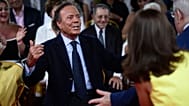ARŞİV: İspanyol şarkıcı Julio Iglesias, Porto Riko'nun San Juan kentinde Şöhret Yolu'nda kendi yıldızının açılış töreni sırasında, 29 Eylül 2016.