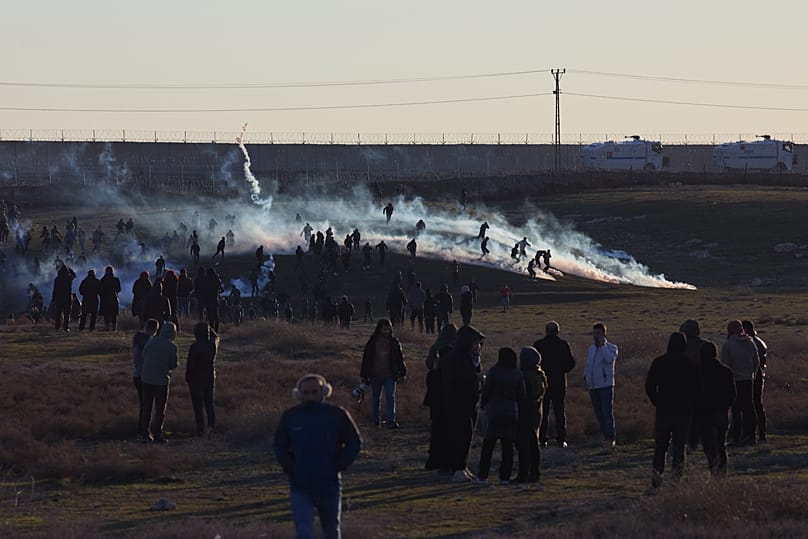 Pro-Kurdish Peoples' Equality and Democracy Party supporters clash with Turkish police in Nusaybin, 20 January, 2026