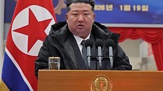 ألقى الزعيم الكوري الشمالي كيم جونغ أون خطاباً في كوريا الشمالية يوم الاثنين 19 يناير/كانون الثاني 2026. (وكالة الأنباء المركزية الكورية/خدمة الأخبار الكورية عبر  أسوشيتد برس)