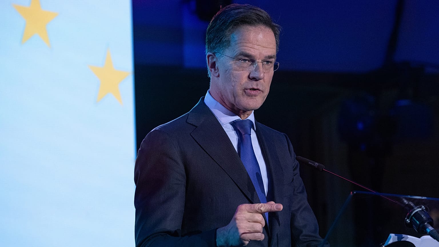 الأمين العام لحلف الناتو مارك روتي يخاطب الحضور خلال منتدى أوروبا العالمية في البرلمان الأوروبي ببروكسل، بلجيكا، يوم الثلاثاء، 13 يناير 2026