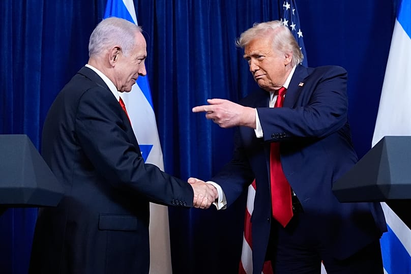 US President Donald Trump shakes hands with Israel's Prime Minister Benjamin Netanyahu at Mar-a-Lago in Florida, 29 December, 2025