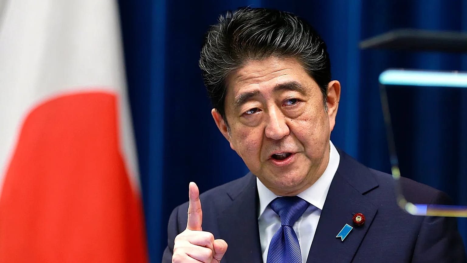 Japan's Prime Minister Shinzo Abe speaks during a news conference at the prime minister's official residence in Tokyo, 25 September, 2017