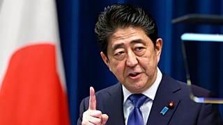 Japan's Prime Minister Shinzo Abe speaks during a news conference at the prime minister's official residence in Tokyo, 25 September, 2017