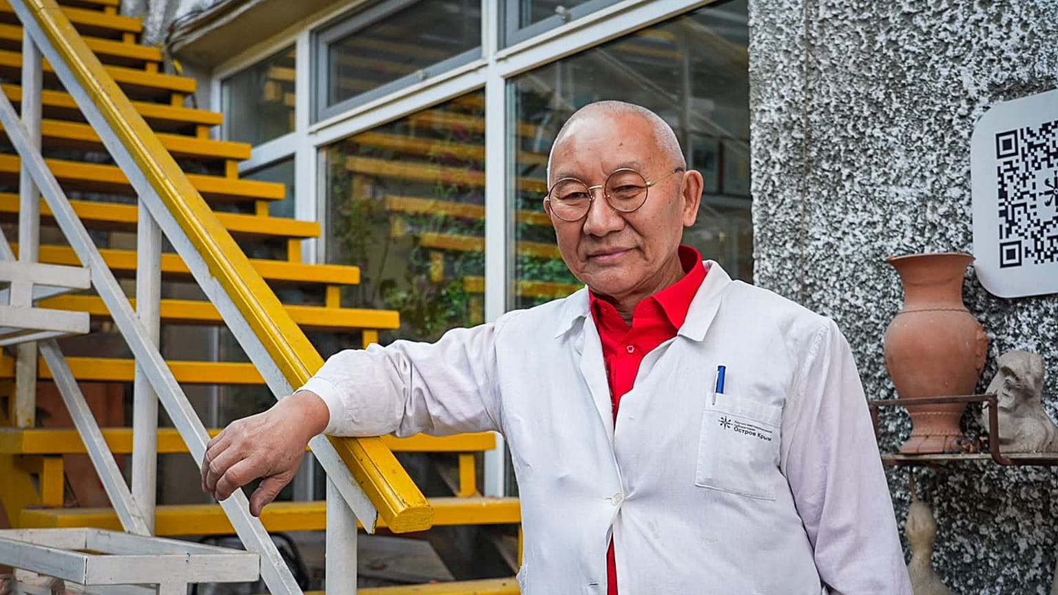 Im Restaurierungslabor, das die Vergangenheit Zentralasiens bewahrt, Artefakt für Artefakt