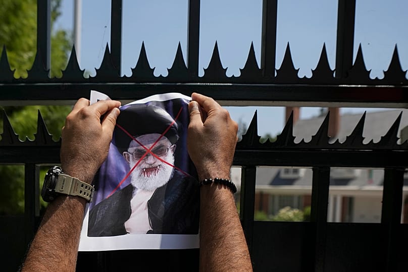 A tüntetők rezsimváltást akarnak