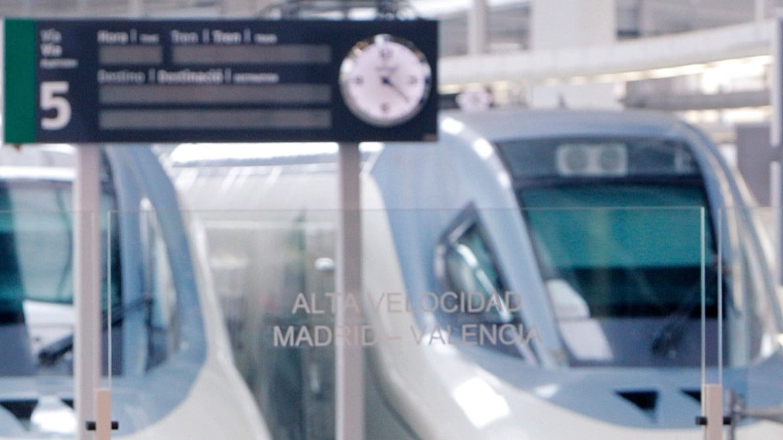 Imagen archivo, trenes de alta velocidad en España