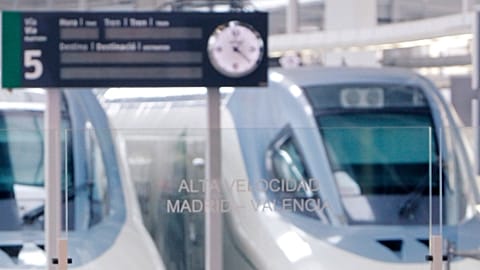 Sicherheit im Eisenbahnverkehr: Warum gibt es keine Sicherheitsgurte in Zügen?