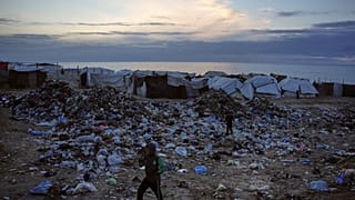 Gaza : pour se chauffer et cuisiner, les populations se tournent vers les ordures