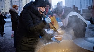 Suppenküche in Kyjiw in der Ukraine während des Blackout