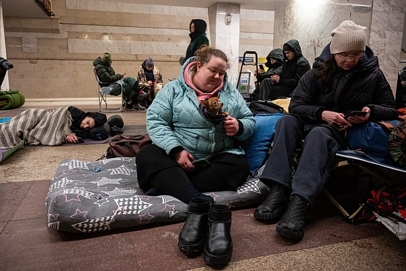 In einem Schutzbunker in Kyjiw während eines nächtlichen Drohnen-Alarms
