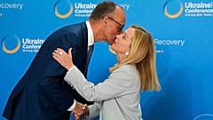 German Chancellor Friedrich Merz is welcomed by Italian Premier Giorgia Meloni during the Ukraine Recovery Conference in Rome, 10 July, 2025