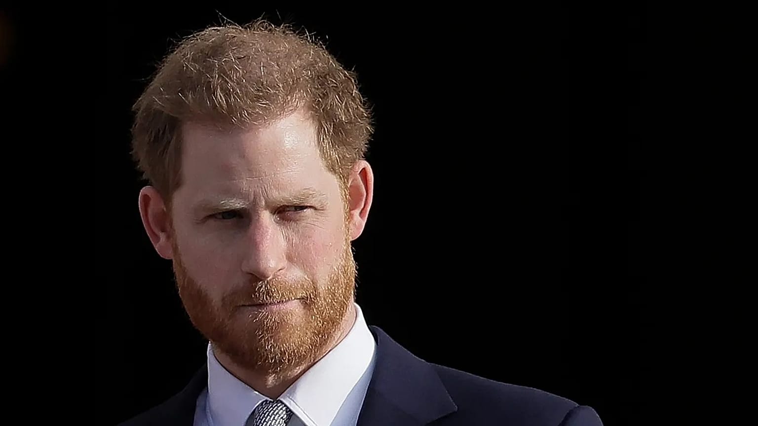 Prens Harry 16 Ocak 2020'de Londra'daki Buckingham Sarayı'nın bahçesine geldi.
