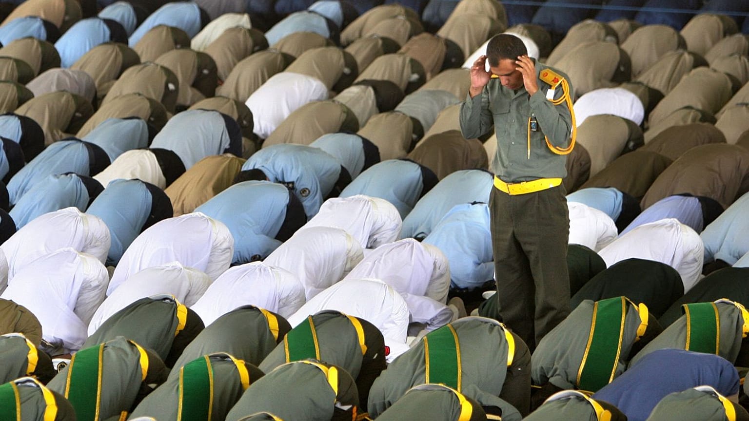 تصویری از نماز جمعه در تهران