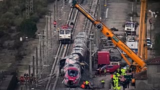 Vista del lugar de una colisión de trenes en Adamuz, sur de España, el martes 20 de enero de 2026.