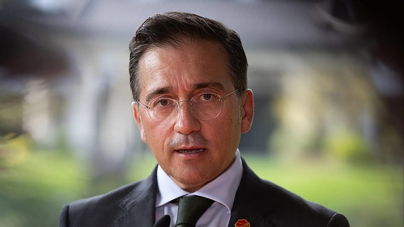 El ministro de Exteriores, José Manuel Albares, habla durante una rueda de prensa en Hangzhou, China, el miércoles 15 de octubre de 2025