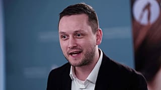 رئيس وزراء غرينلاند ينس فريدريك نيلسن 