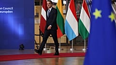 Ο Έλληνας πρωθυπουργός Κυριάκος Μητσοτάκης προσερχόμενος στη σύνοδο κορυφής της ΕΕ