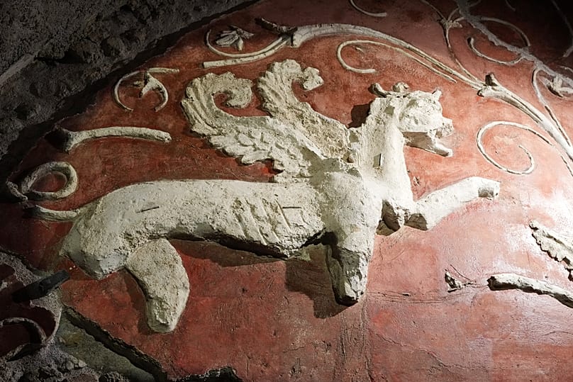 Элемент восстановленного декора домуса.