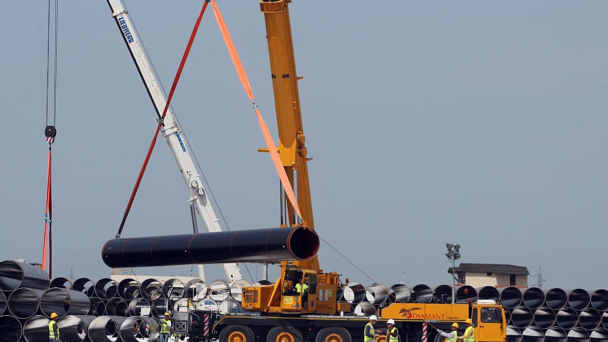 Azerbaijan secures two new energy deals with Europe